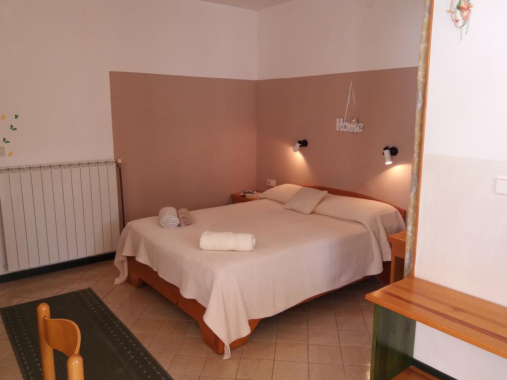 Appartamento House Kate Rovigno Esterno foto